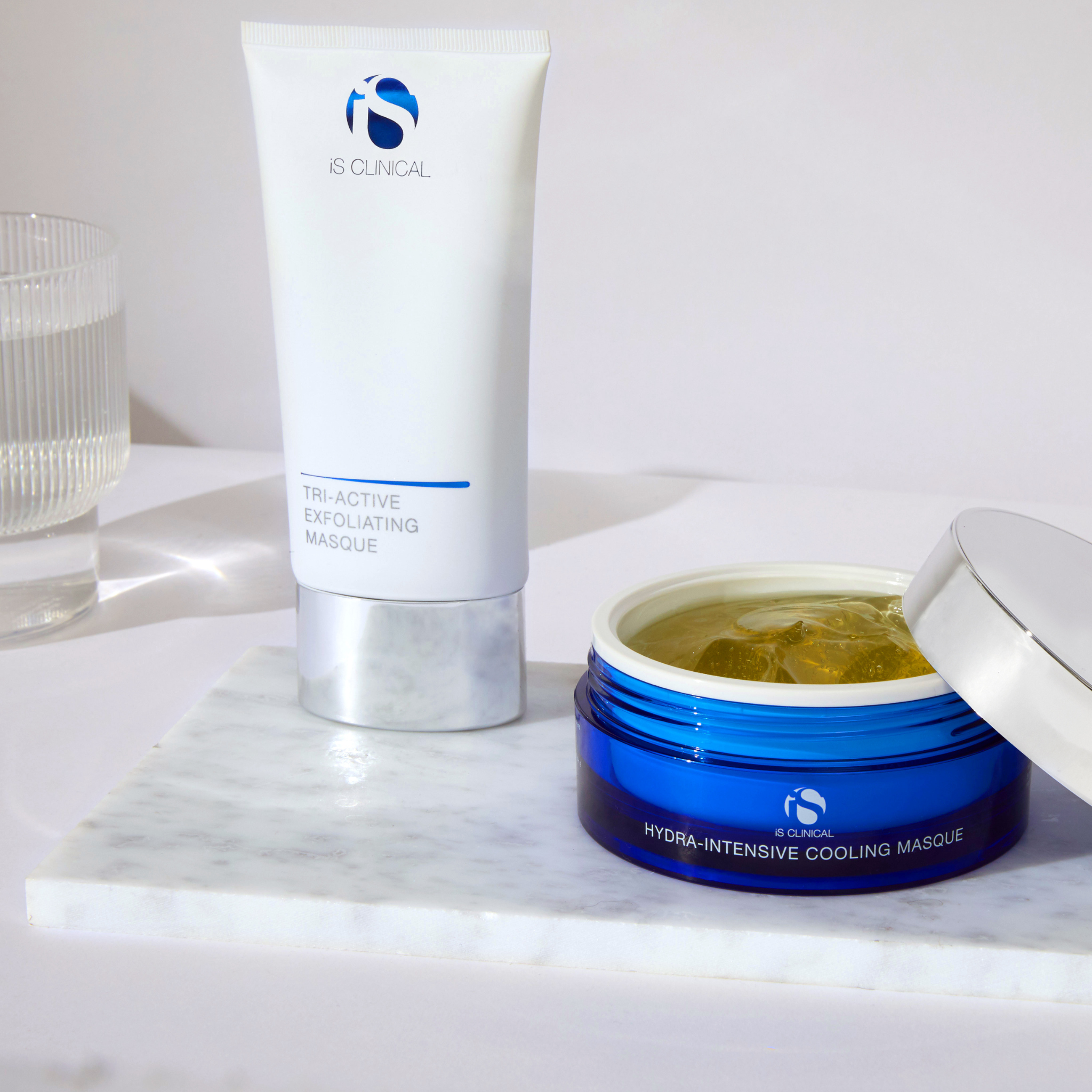 iS Clinical Smooth & Soothe Clinical Home Facial Kit (save €52)