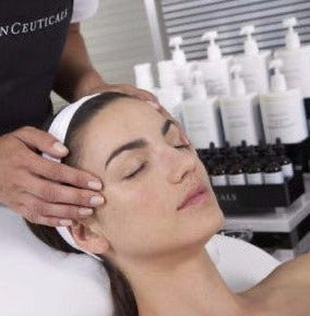 Black Friday Sale: SkinCeuticals Signature Facial, Peel & LED Light Therapy (save up to €153)