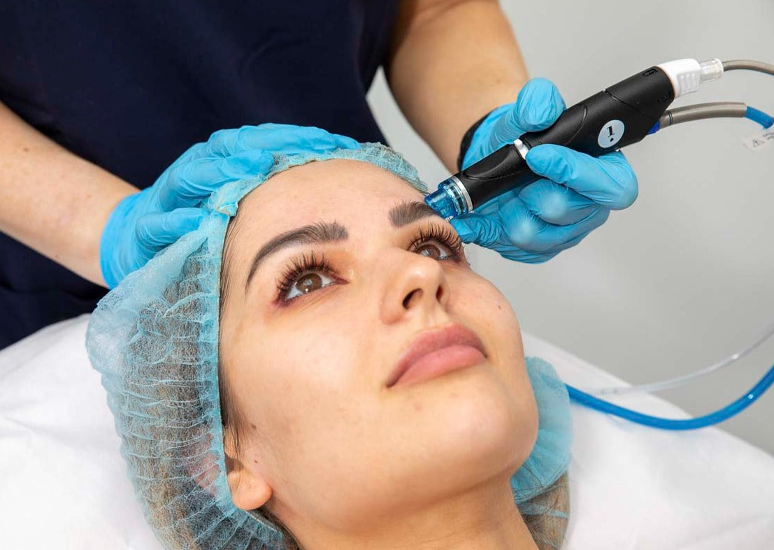 Platinum 6-Step HydraFacial 50-Mins Course of 4 + Skin Boosters & Lip or Eye Perks (save €291)