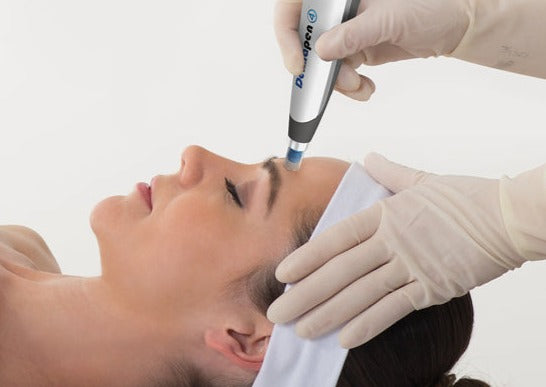 Dermapen Deluxe Microneedling Package with Uber Peel & LED Course of 3 (save €391)