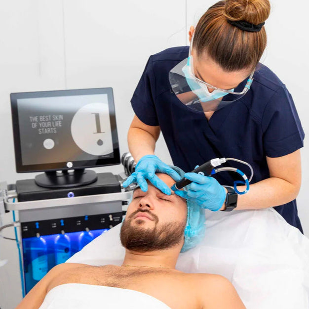 signature-hydrafacial.jpg__PID:46e9db57-ac76-4745-b0e7-f805796b185b