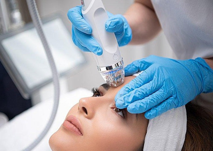 Secret RF +Microneedling Package with LED for Full Face & Neck course of 4 (save €1,720)